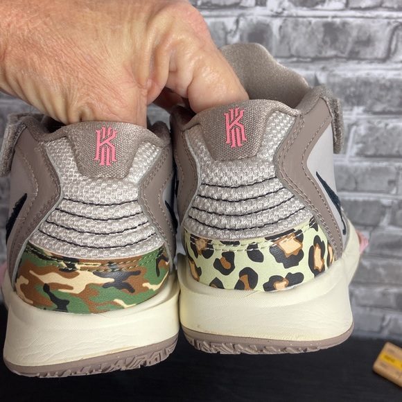 Nike - Picture 12 of 13